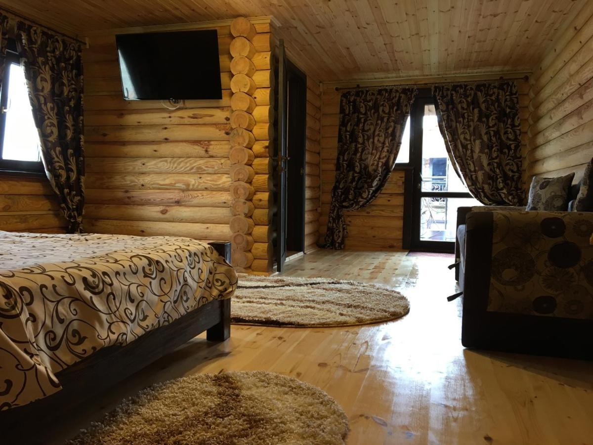 Woodhouse Country house Svityaz'