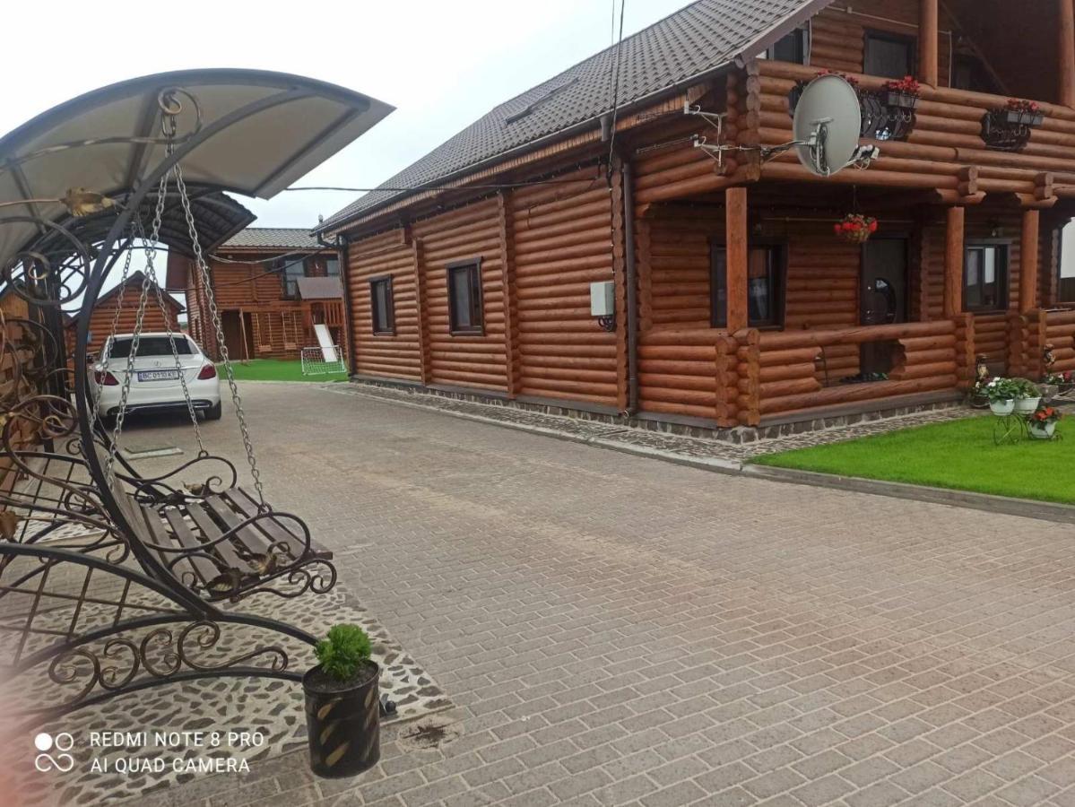 Woodhouse Country house Svityaz'